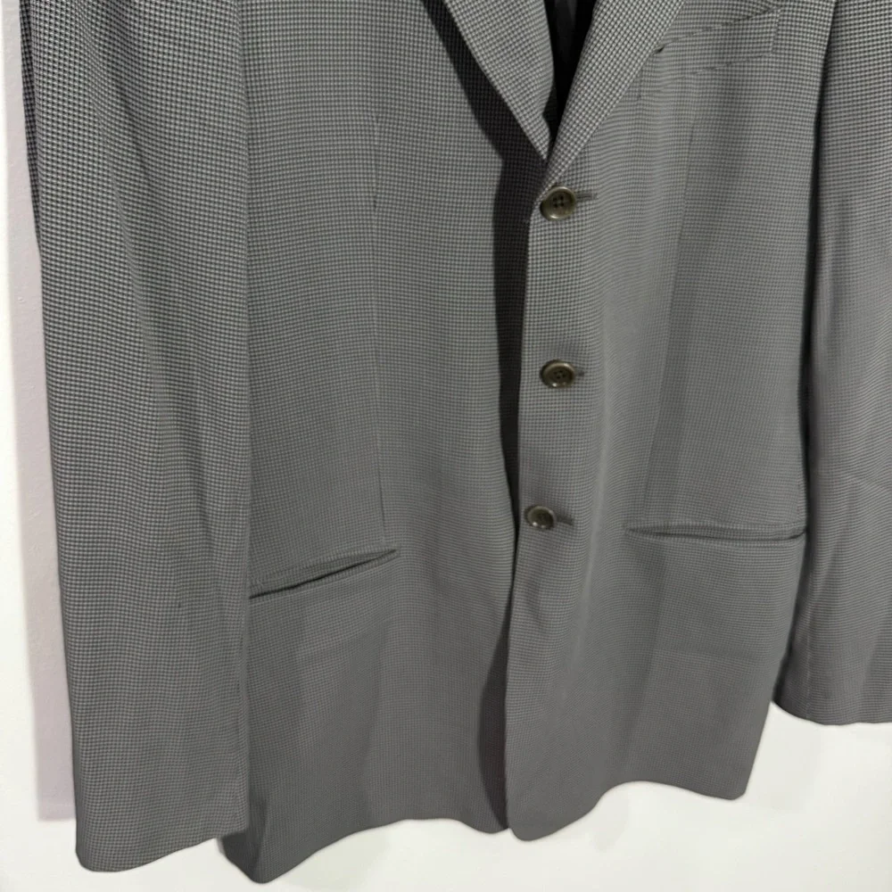 Armani Collezioni Men's Gray Plaid Wool 3‎ Button Sport Coat Size 42 Long